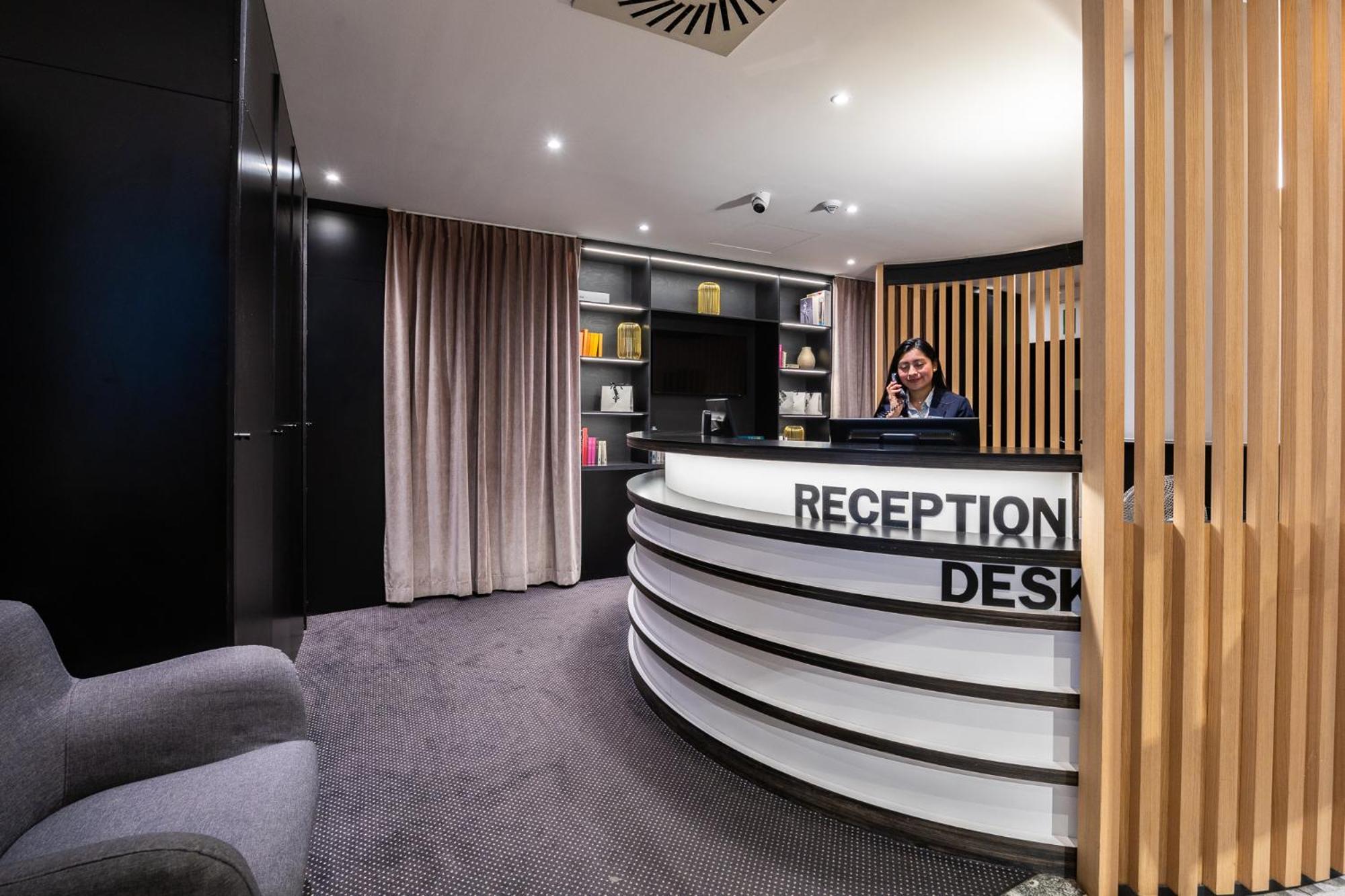 Aris Grand Place Hotel Брюссель Экстерьер фото